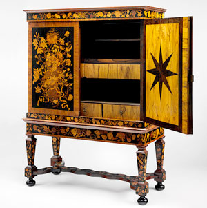 Barok i rokoko - cabinet-on-stand-1710.jpg